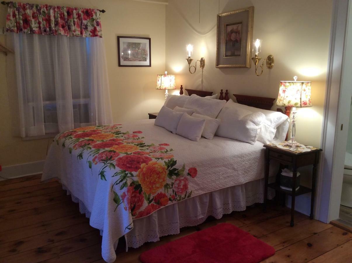The Red Hook Country Inn, An "Old Rhinebeck" Bed & Breakfast Экстерьер фото